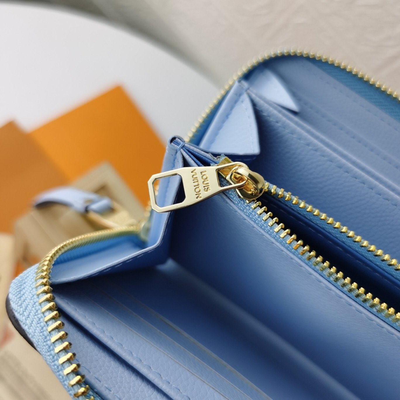 BL - High Quality Wallet LUV 109