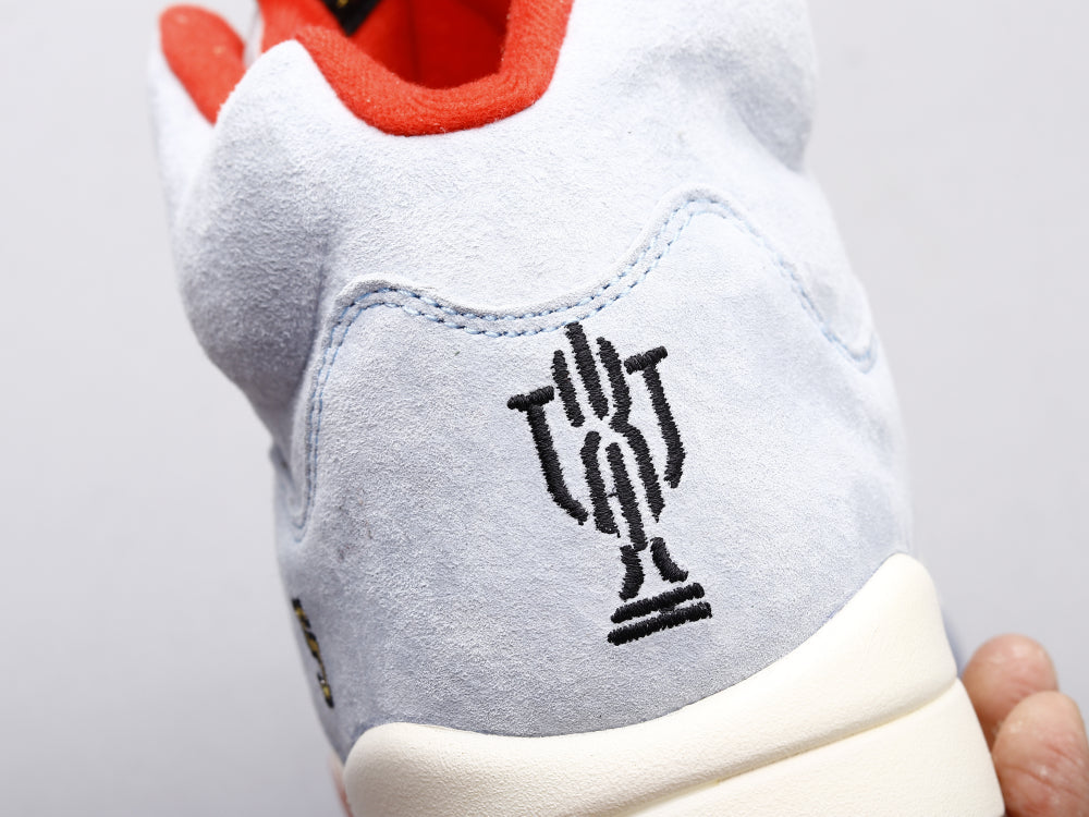 BL - AJ5 Trophy Room joint name