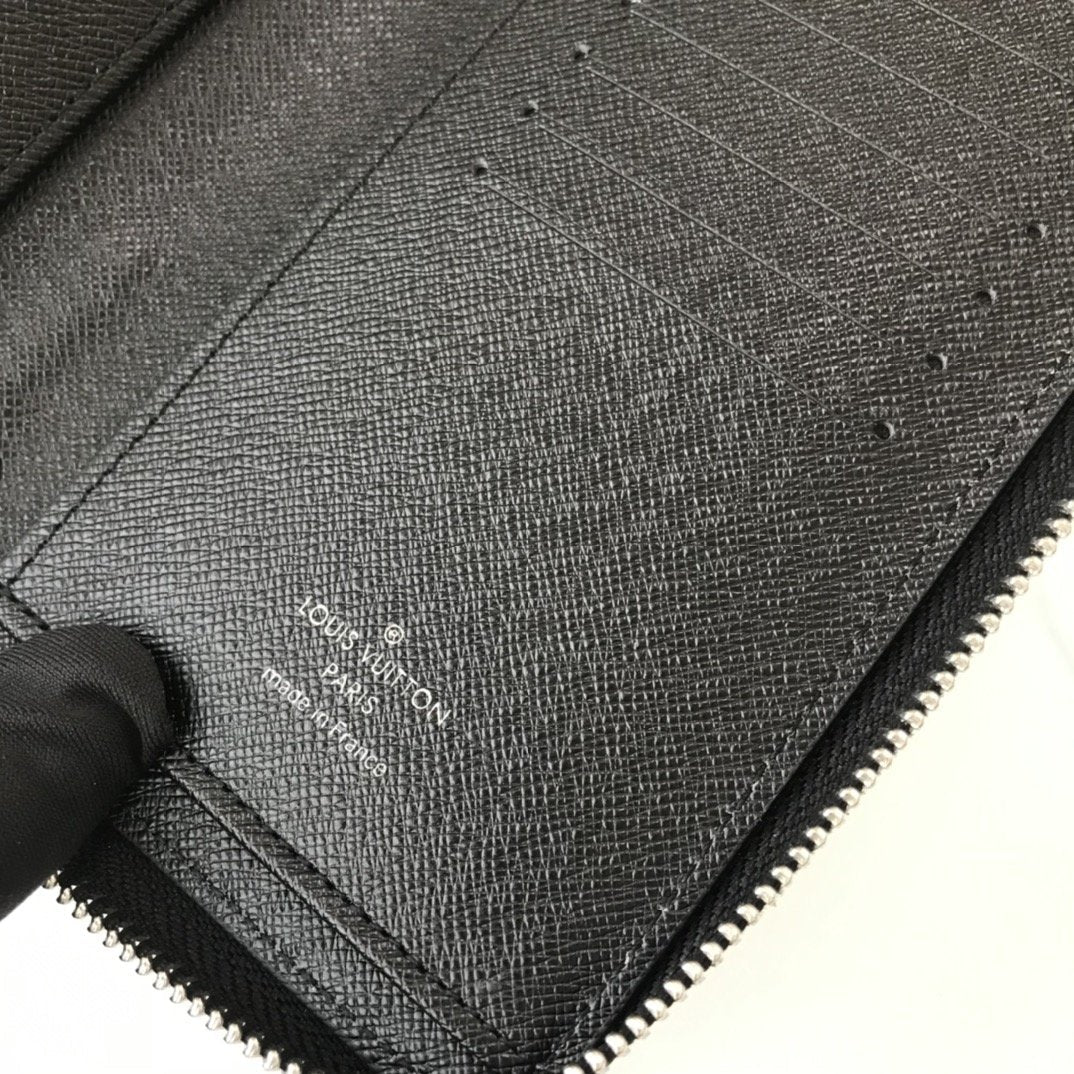 BL - High Quality Wallet LUV 010