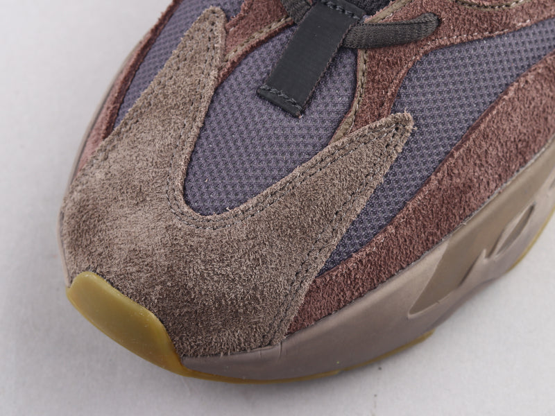 BL - Yzy 700 Mauve Sneaker