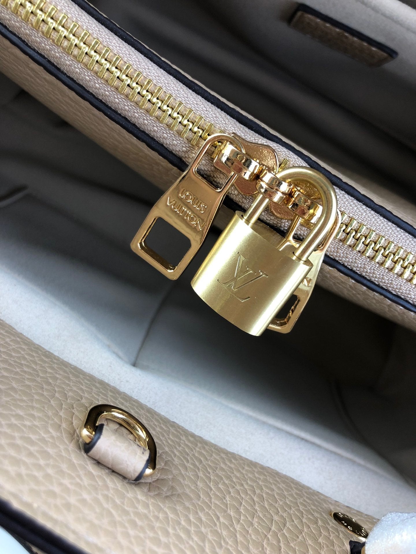 BL - High Quality Bags LUV 035