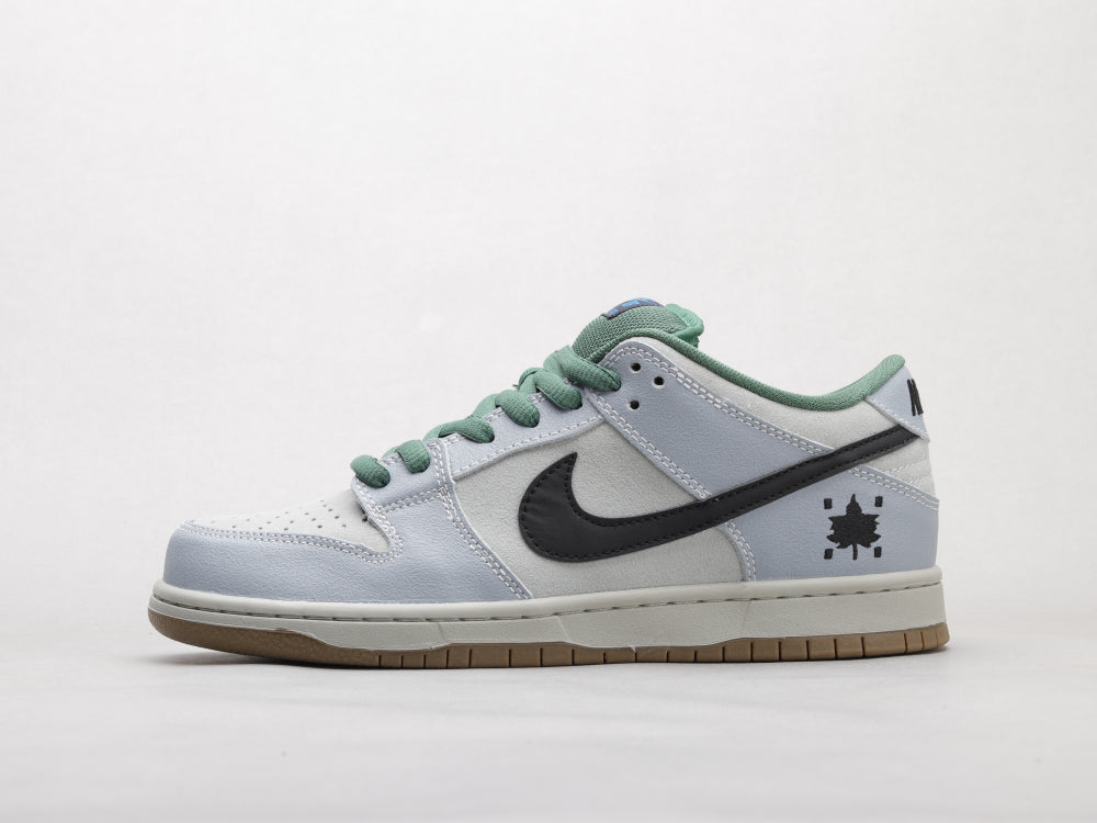 BL - NKE SB Dunk Low ���Maple Leaf���