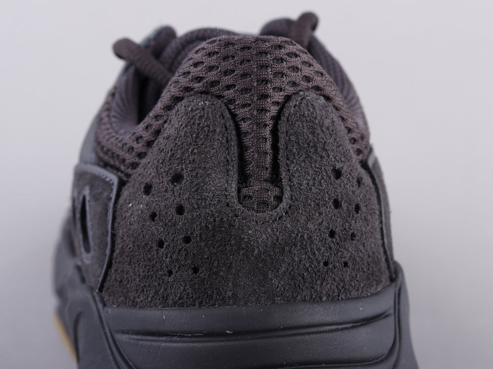 BL - Yzy 700 Raw Rubber Black Sneaker