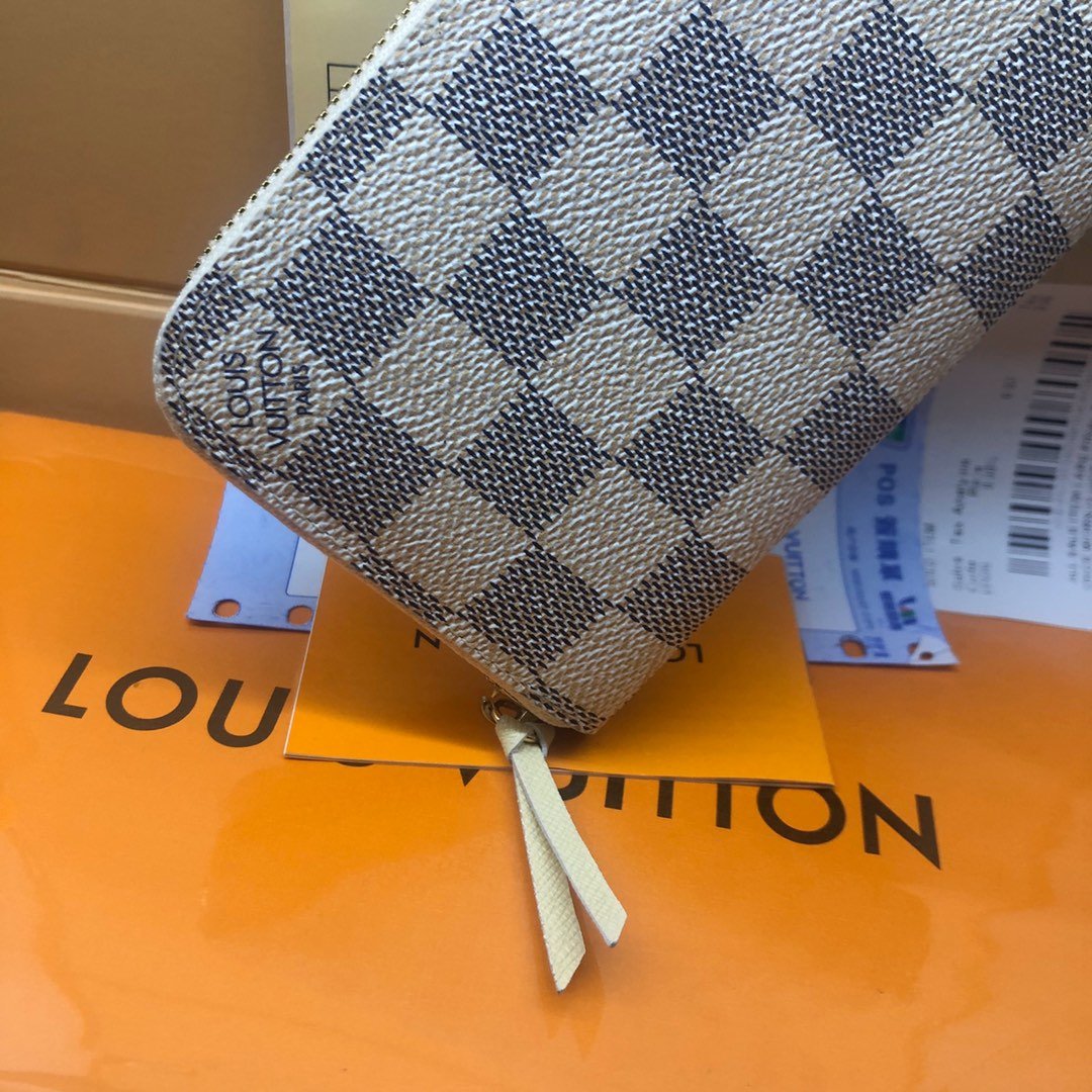 BL - High Quality Wallet LUV 018