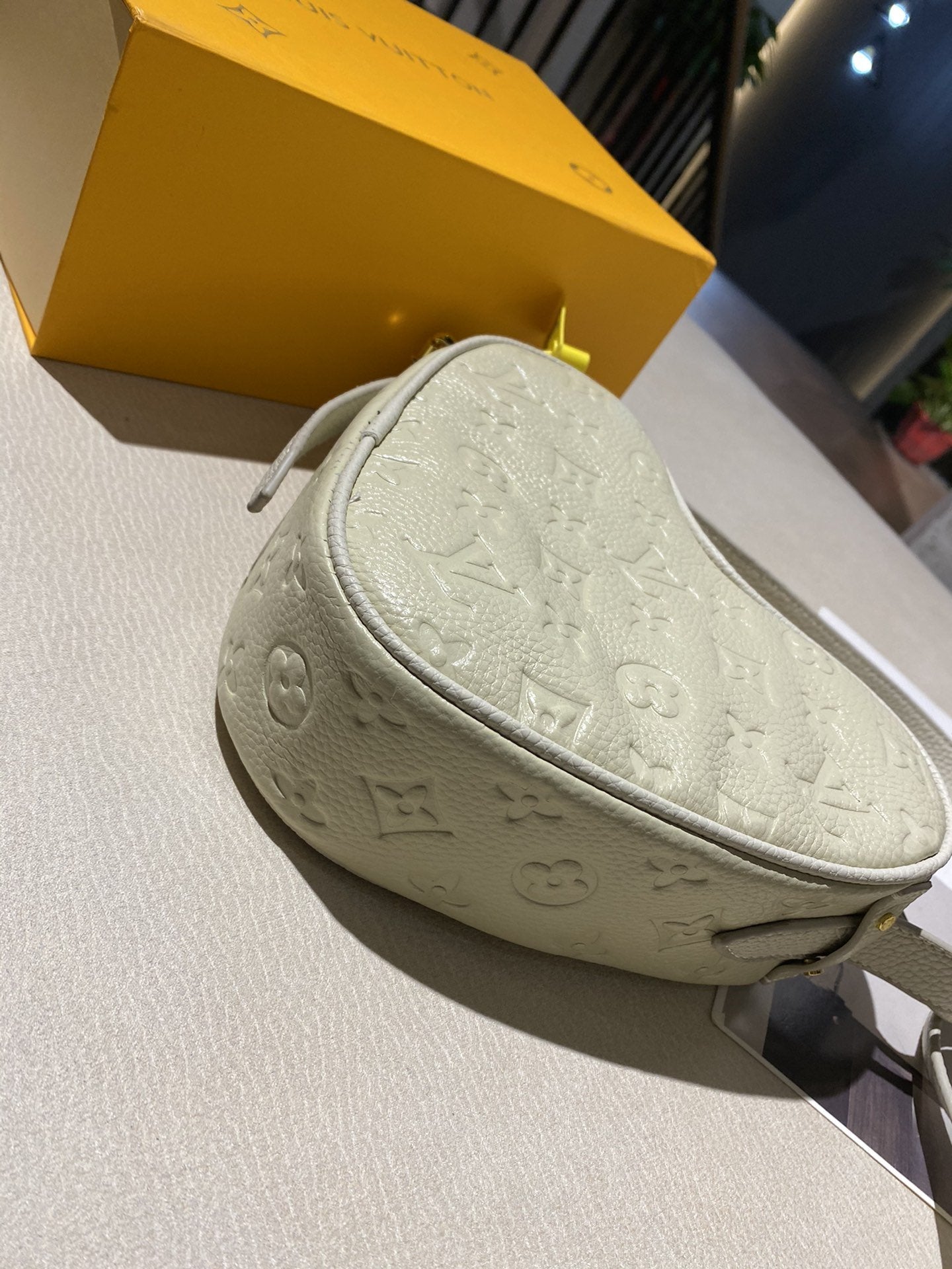 BL - High Quality Bags LUV 989