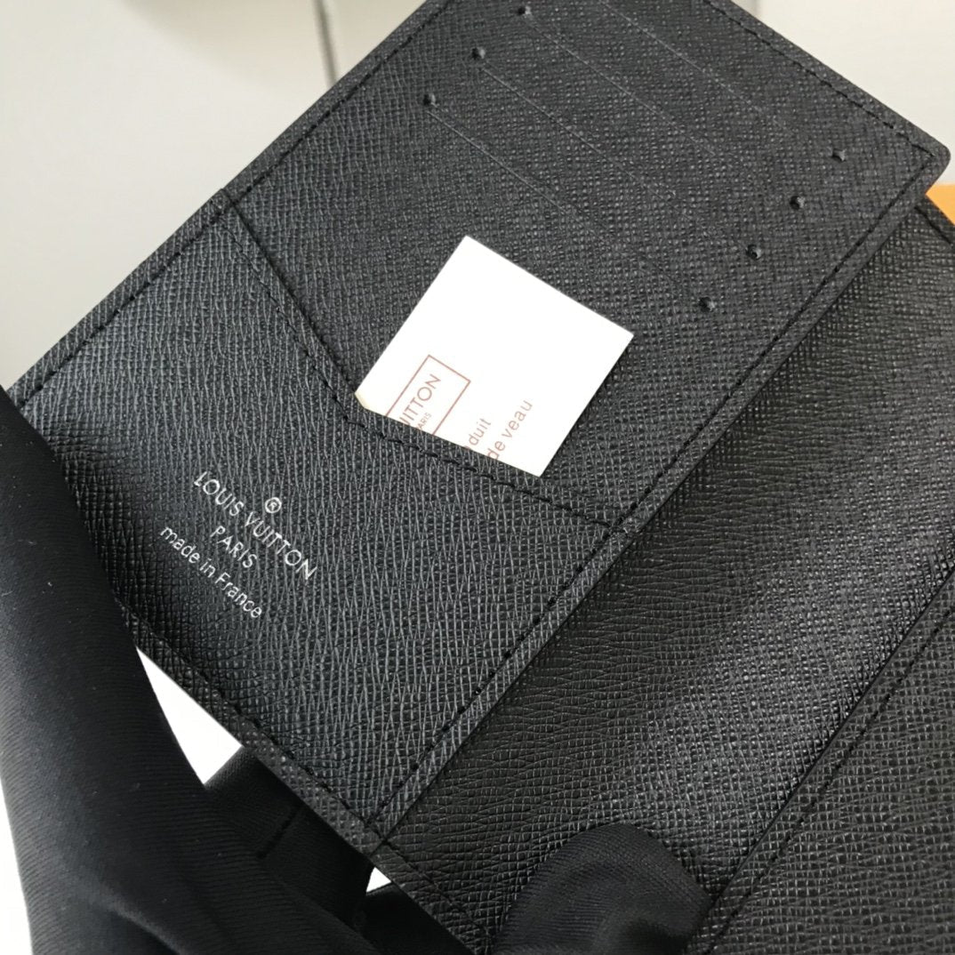 BL - High Quality Wallet LUV 048
