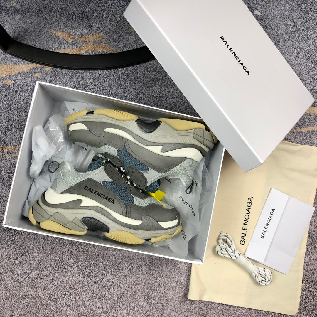 BL - High Quality Bla Sneaker 084