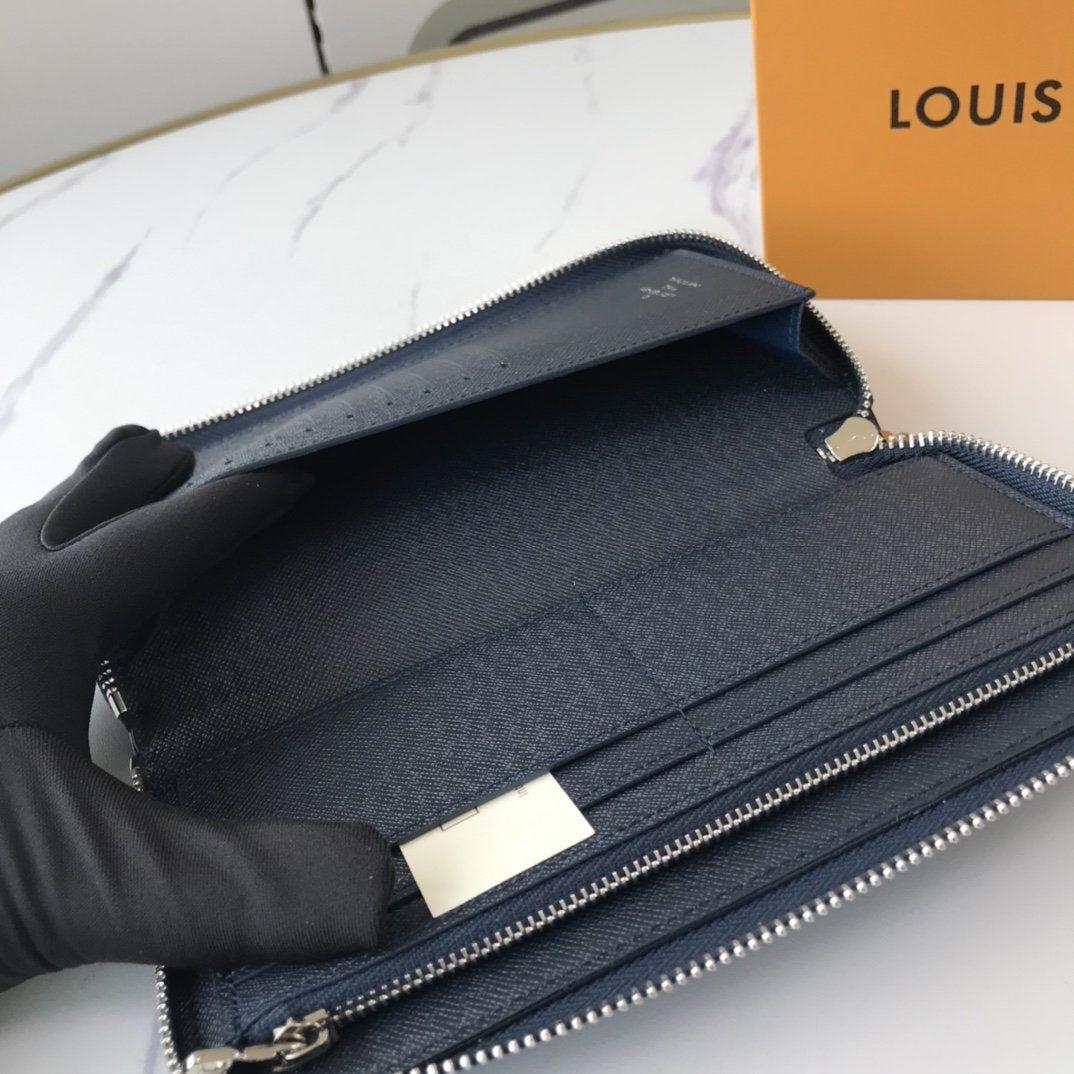 BL - High Quality Wallet LUV 010