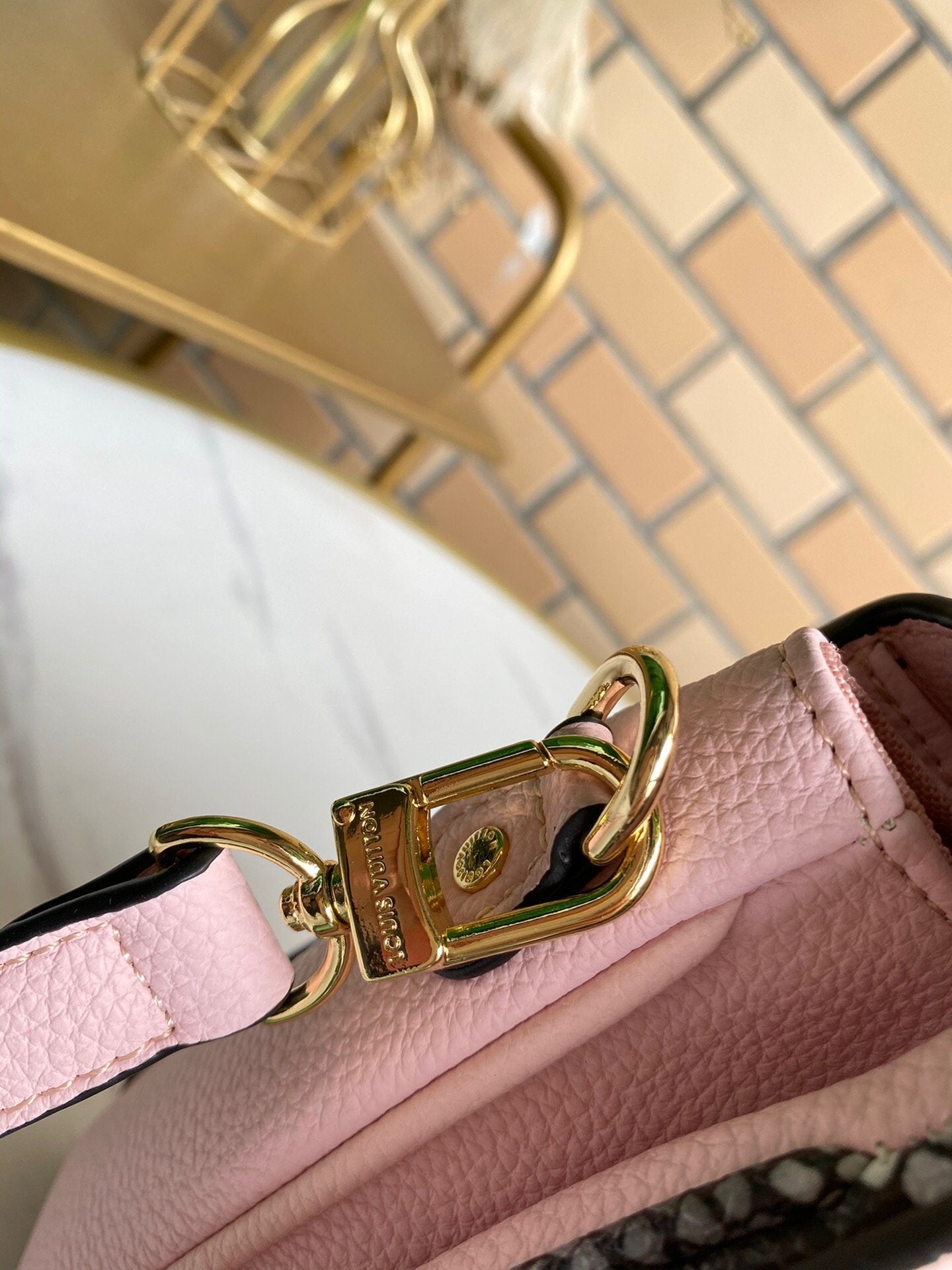 BL - High Quality Bags LUV 126