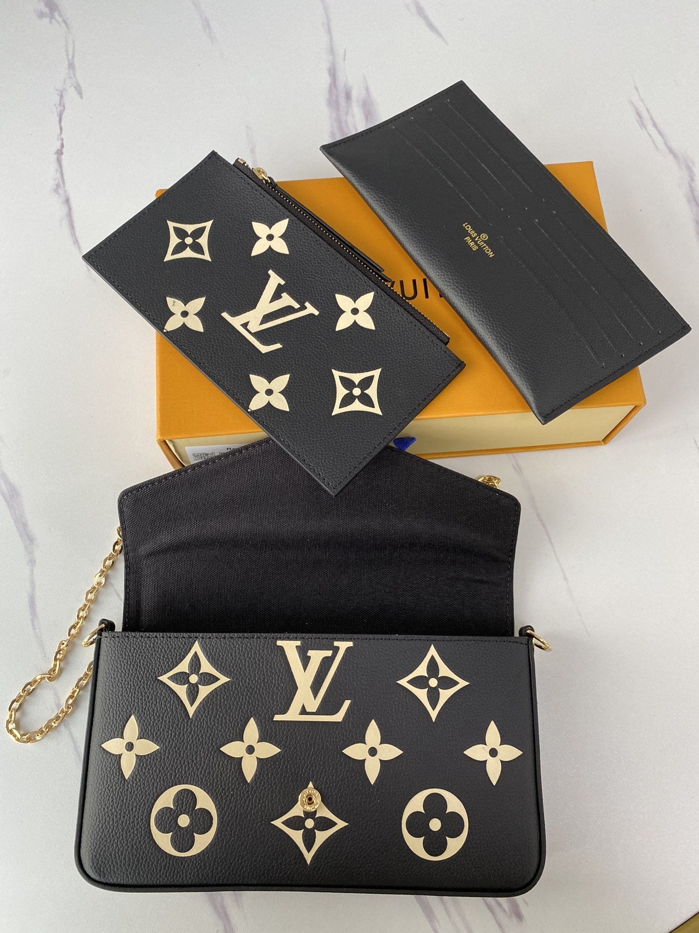 BL - High Quality Wallet LUV 082