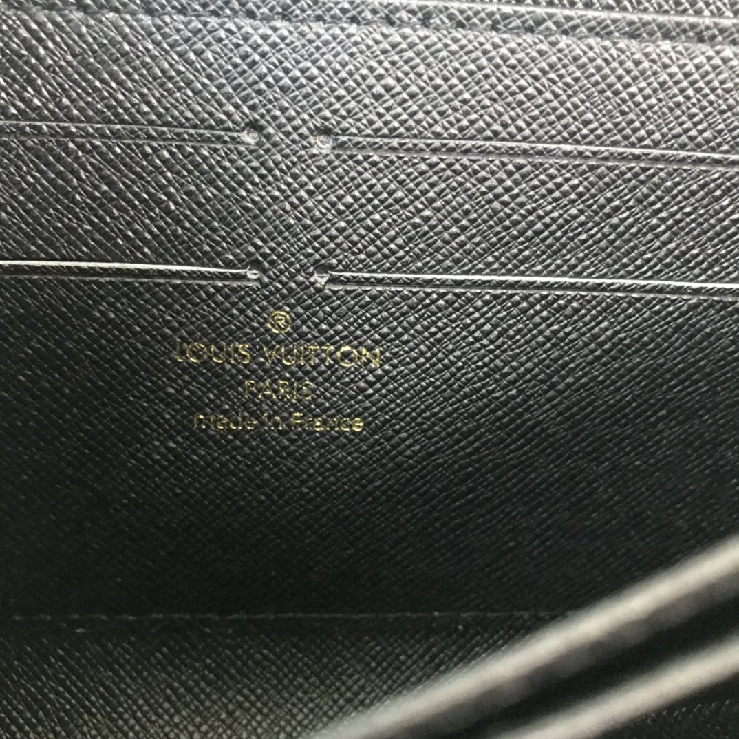 BL - High Quality Wallet LUV 025