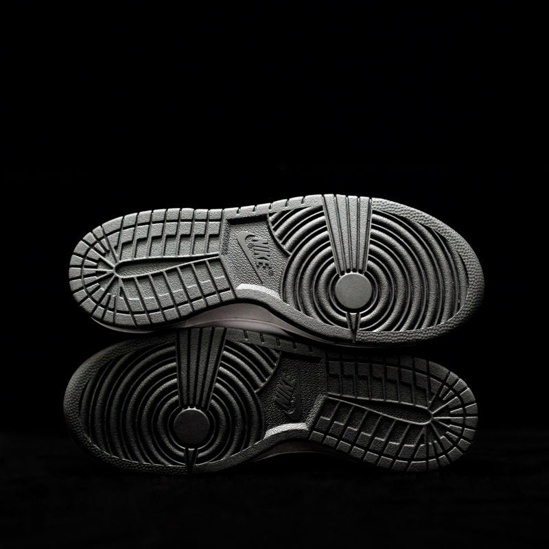 BL - NKE black and white panda