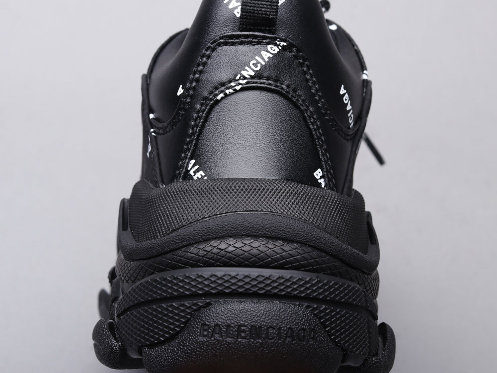 BL - High Quality Bla Sneaker 027