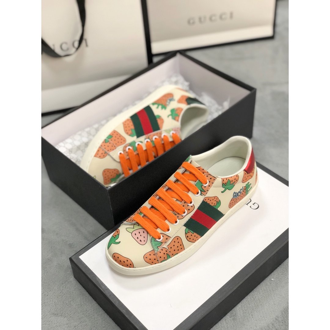 BL-GCI ACE LEATHER SNEAKER WITH STRAWBERRY 107