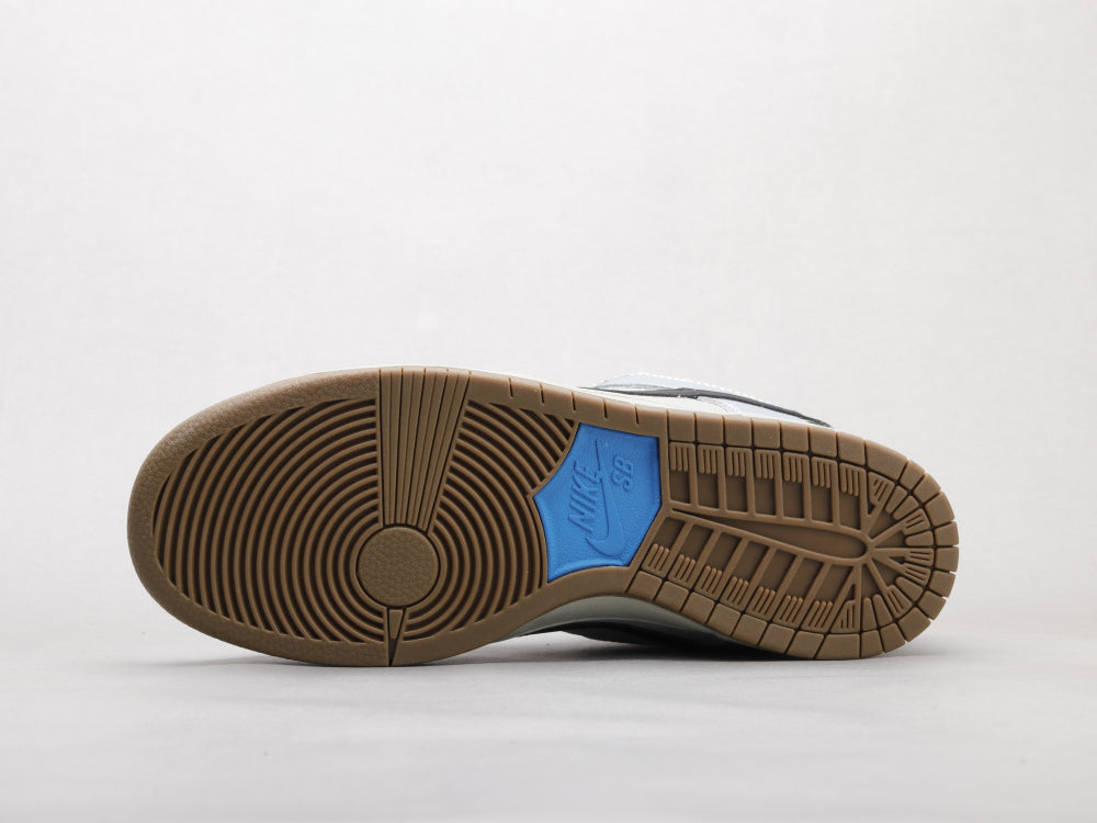BL - NKE SB Dunk Low ���Maple Leaf���