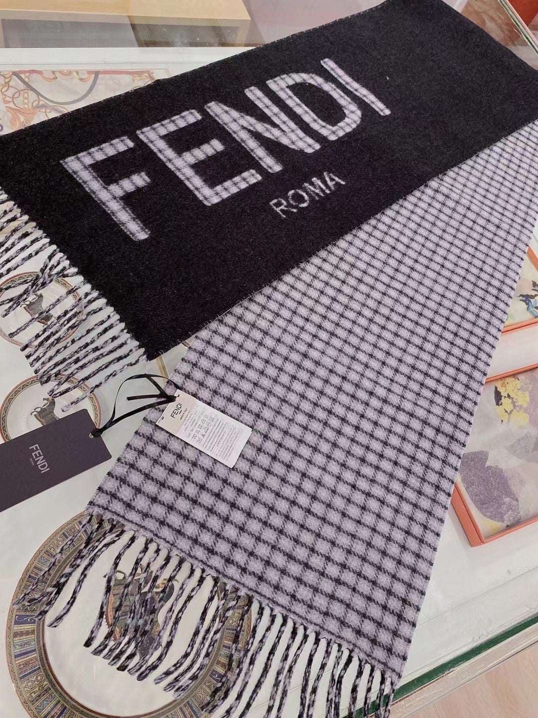 High Quality FEI Scarf 010