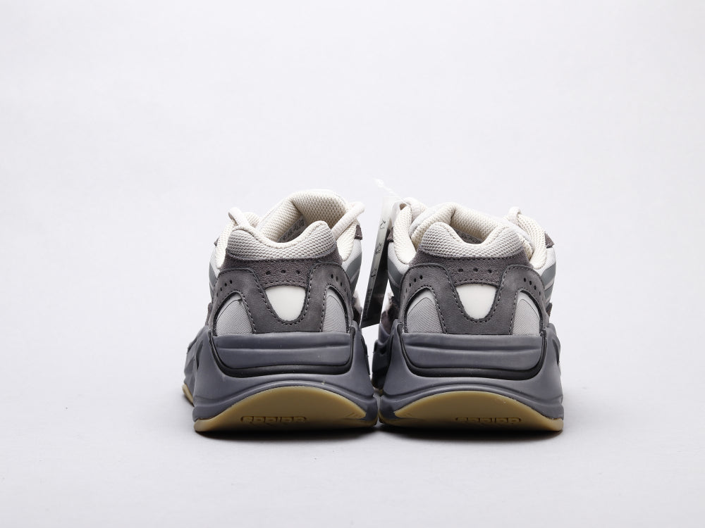 BL - Yzy 700 Volcanic Ash Sneaker