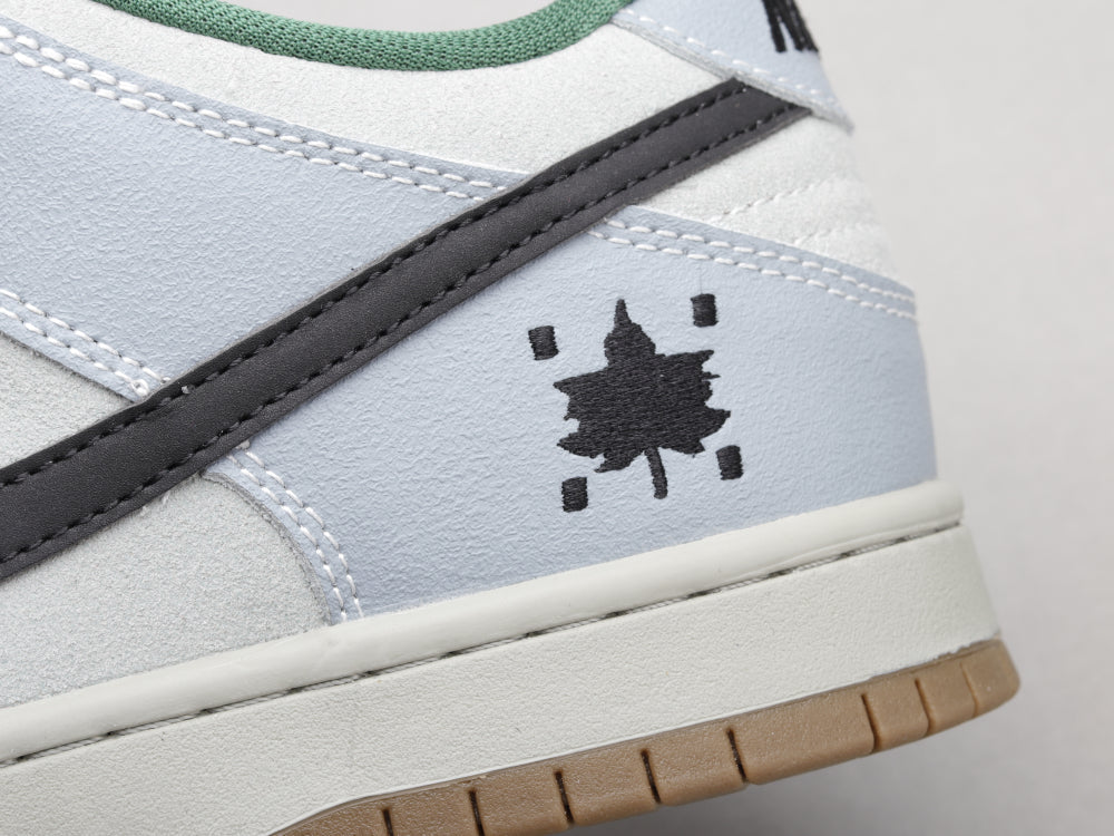 BL - NKE SB Dunk Low ���Maple Leaf���