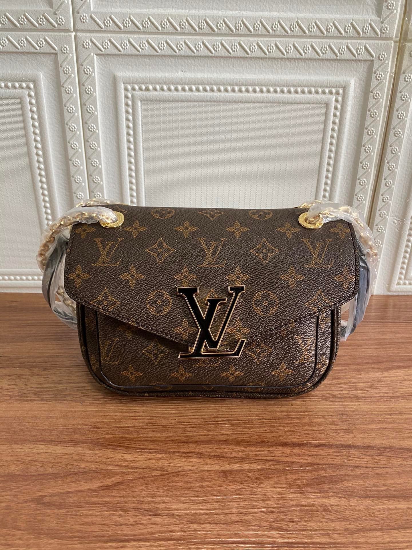 BL - High Quality Bags LUV 022