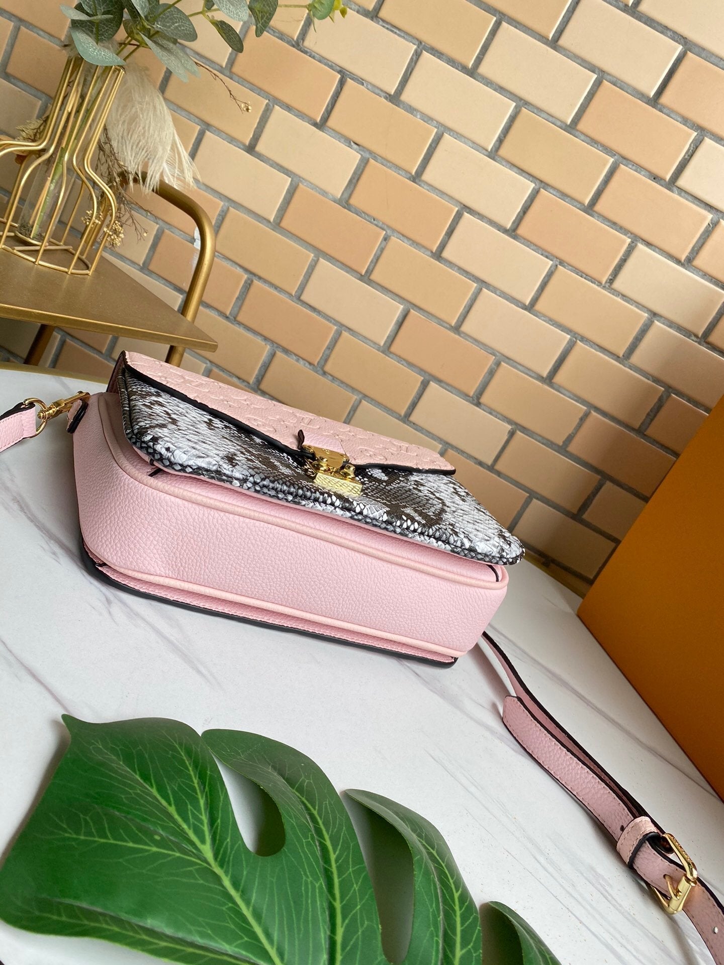 BL - High Quality Bags LUV 126