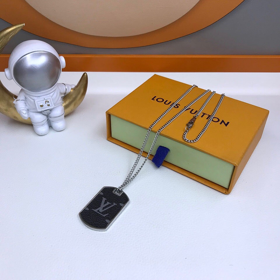 BL - High Quality Necklace LUV010