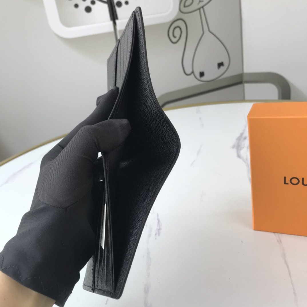 BL - High Quality Wallet LUV 011