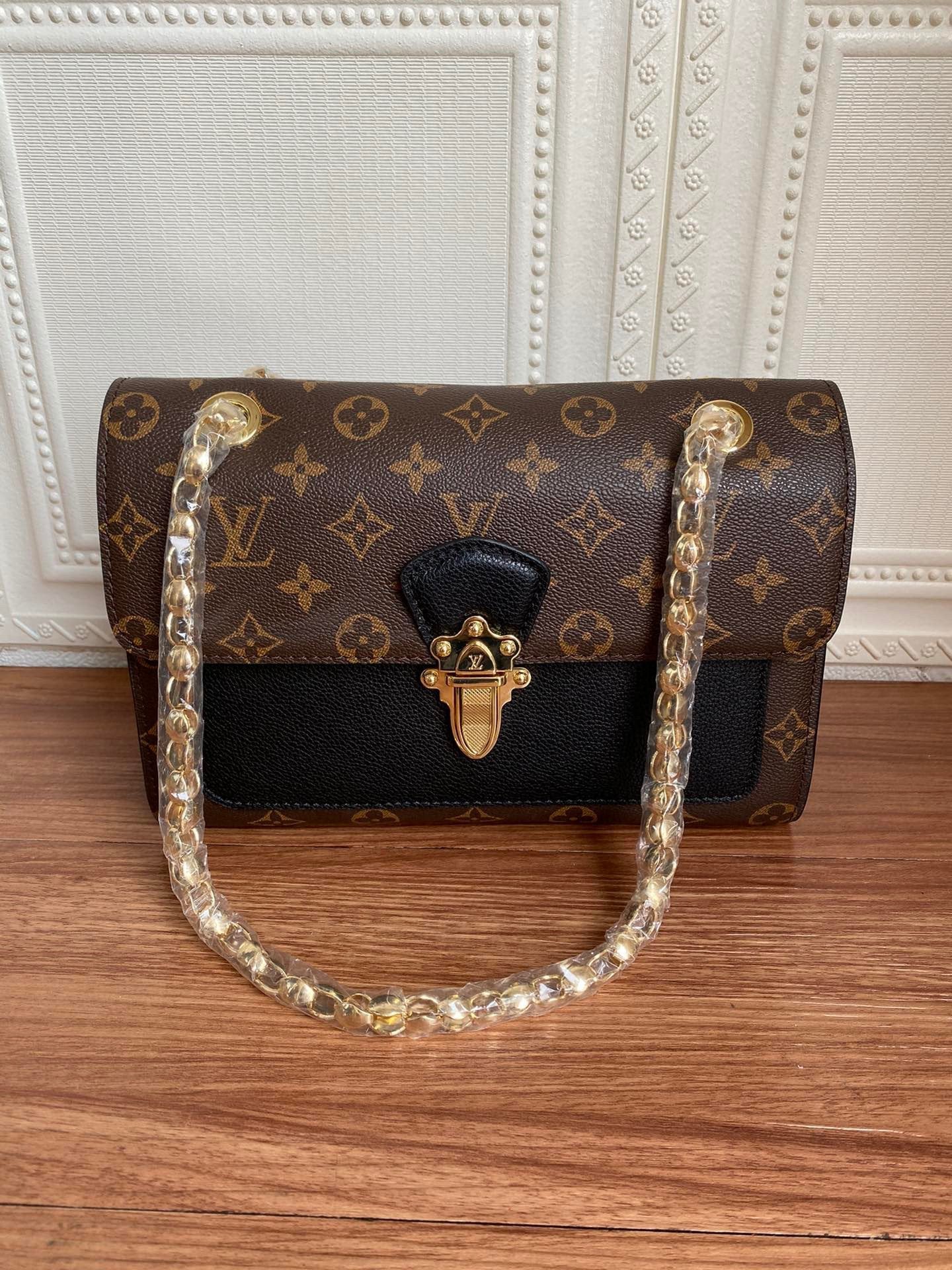 BL - High Quality Bags LUV 997