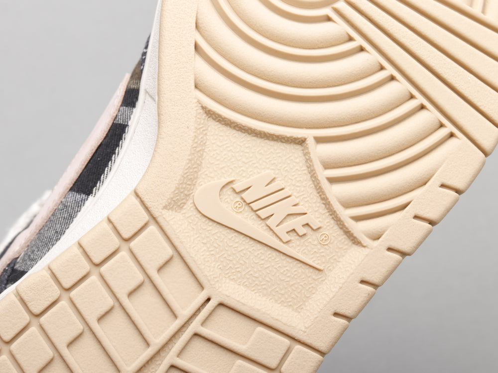 BL - Travis Scott x SB Dunk Low Cashew Blossom