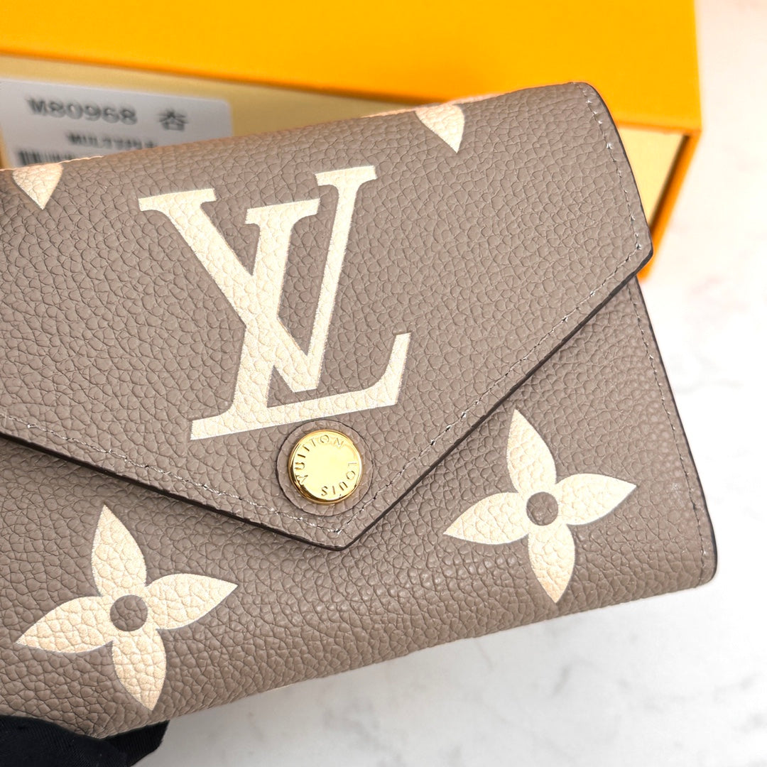 BL - High Quality Wallet LUV 136