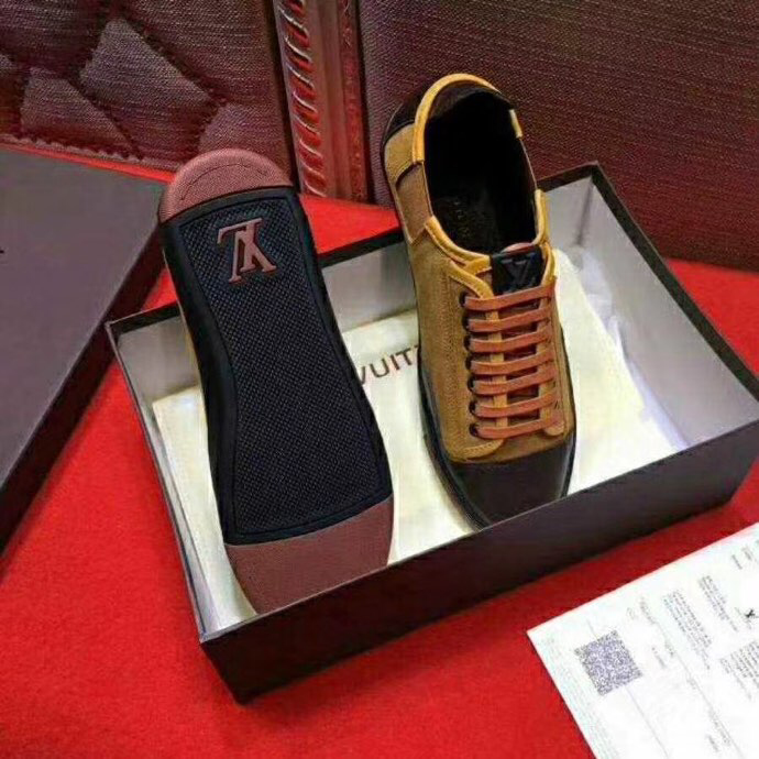 BL - High Quality Luv Sneaker 065