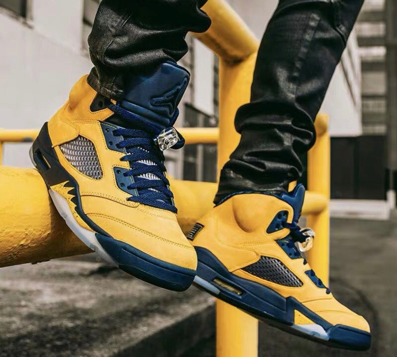 BL - AJ5 Michigan black and yellow