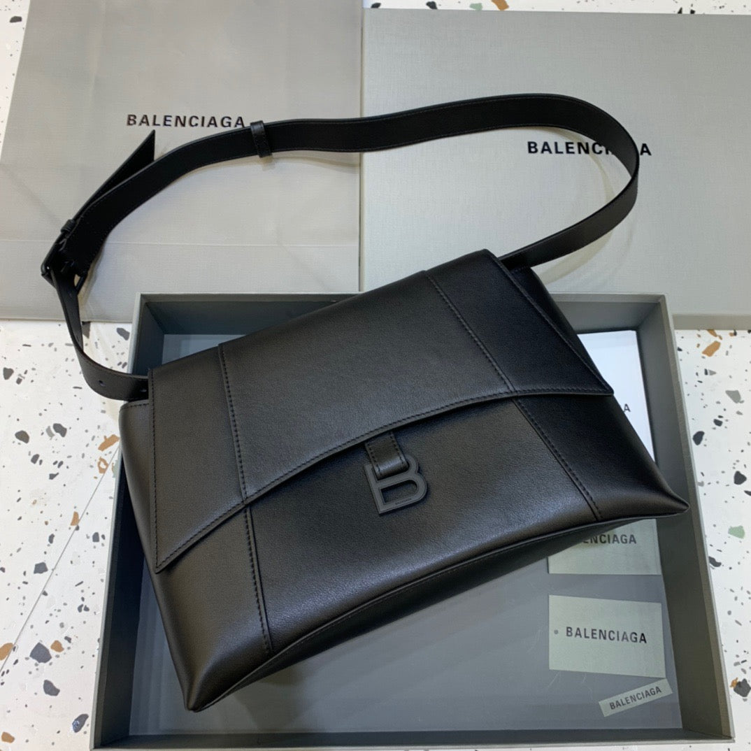 Balen Downtown Medium Shoulder Bag In Black, For Women, Bags 12.6in/32cm 67135429S171000