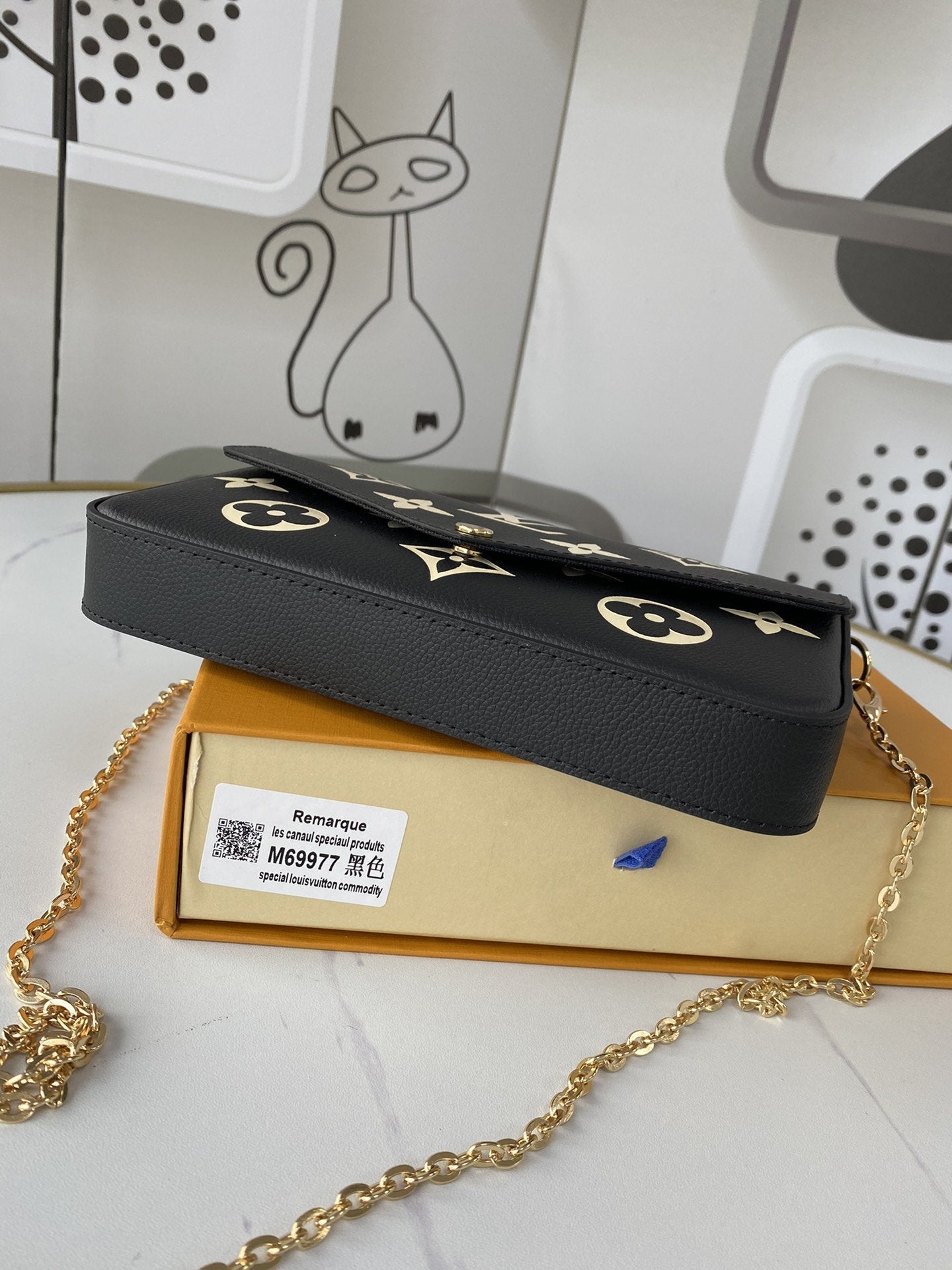 BL - High Quality Wallet LUV 082