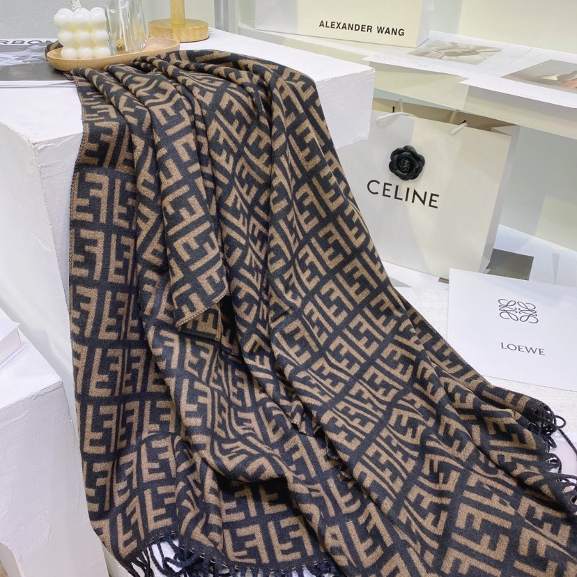 High Quality FEI Scarf 018