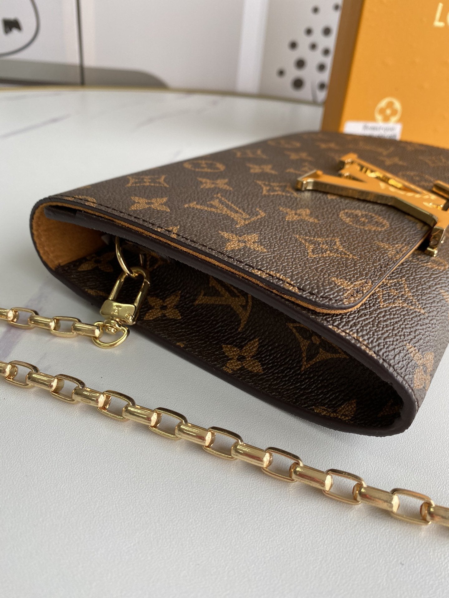 BL - High Quality Wallet LUV 056