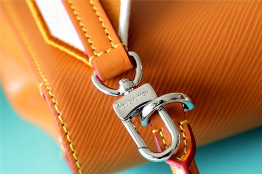 LV Cluny Mini Epi Gold Miel For Women, Shoulder And Crossbody Bags 20cm/7.9in LV M58931