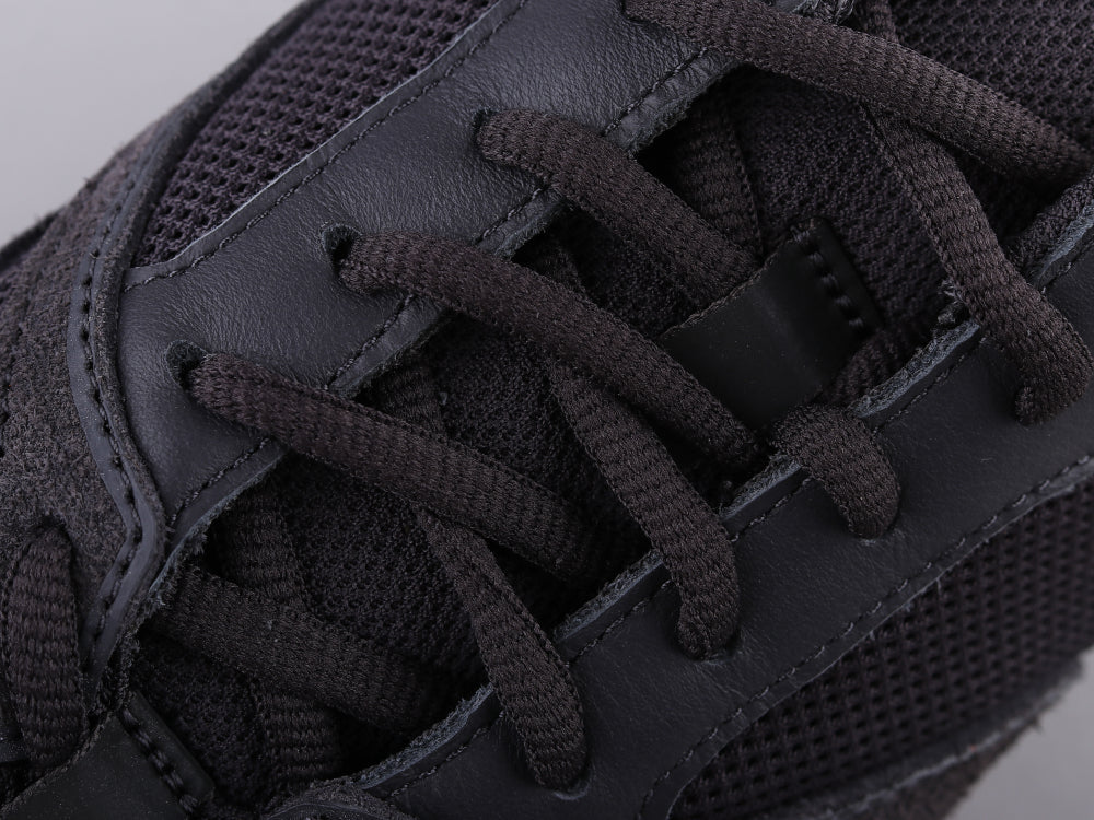 BL - Yzy 700 Raw Rubber Black Sneaker