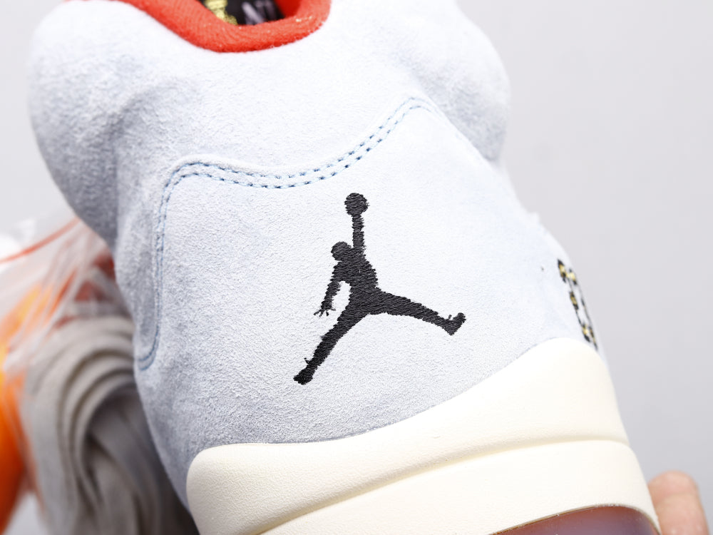 BL - AJ5 Trophy Room joint name