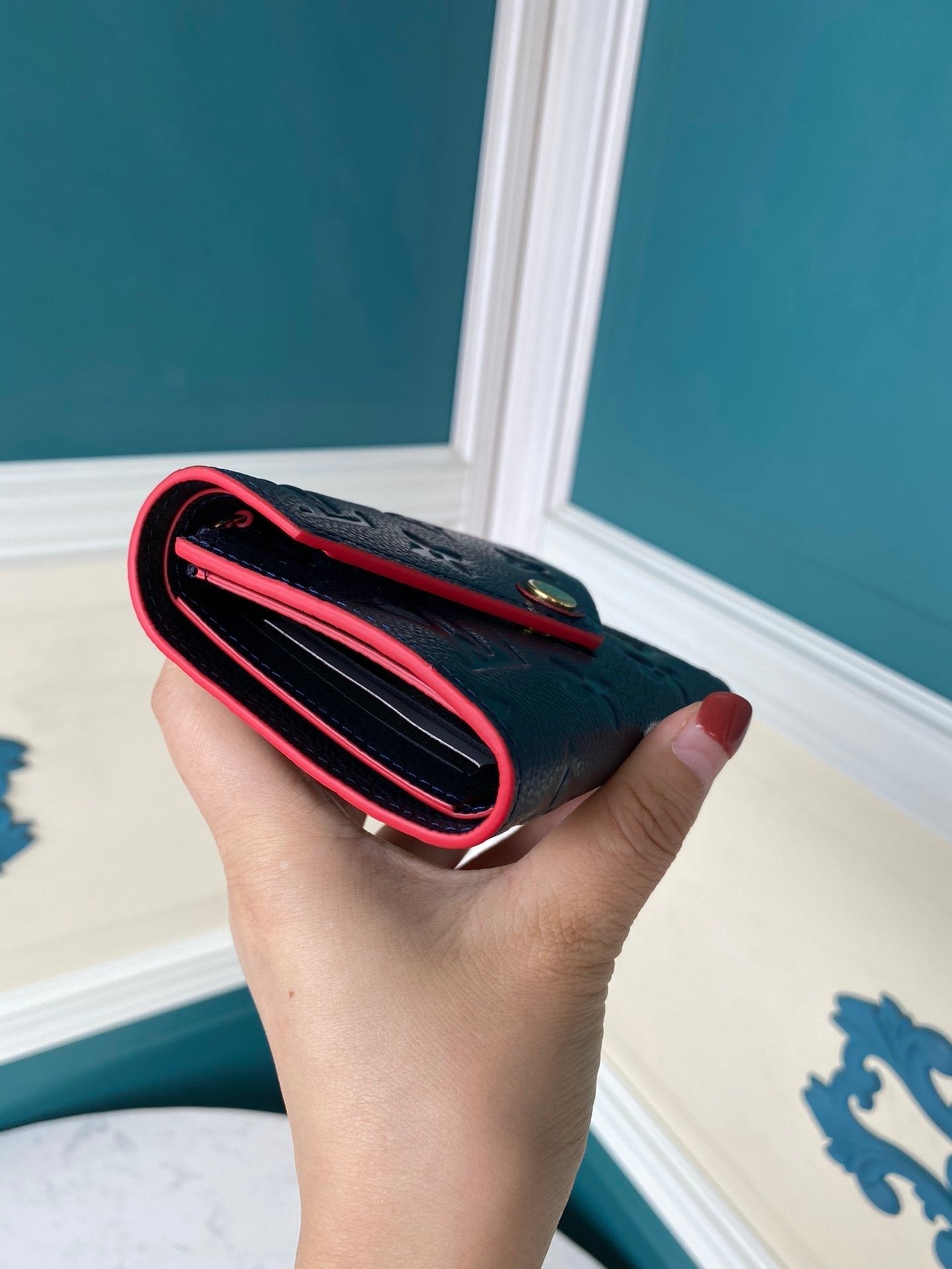 BL - High Quality Wallet LUV 059