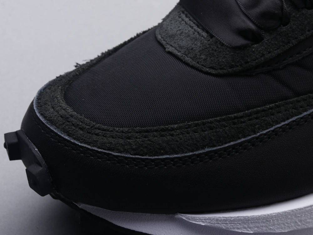 BL - NKE Waffle Satin Black