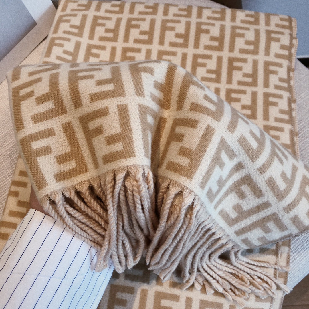 High Quality FEI Scarf 015