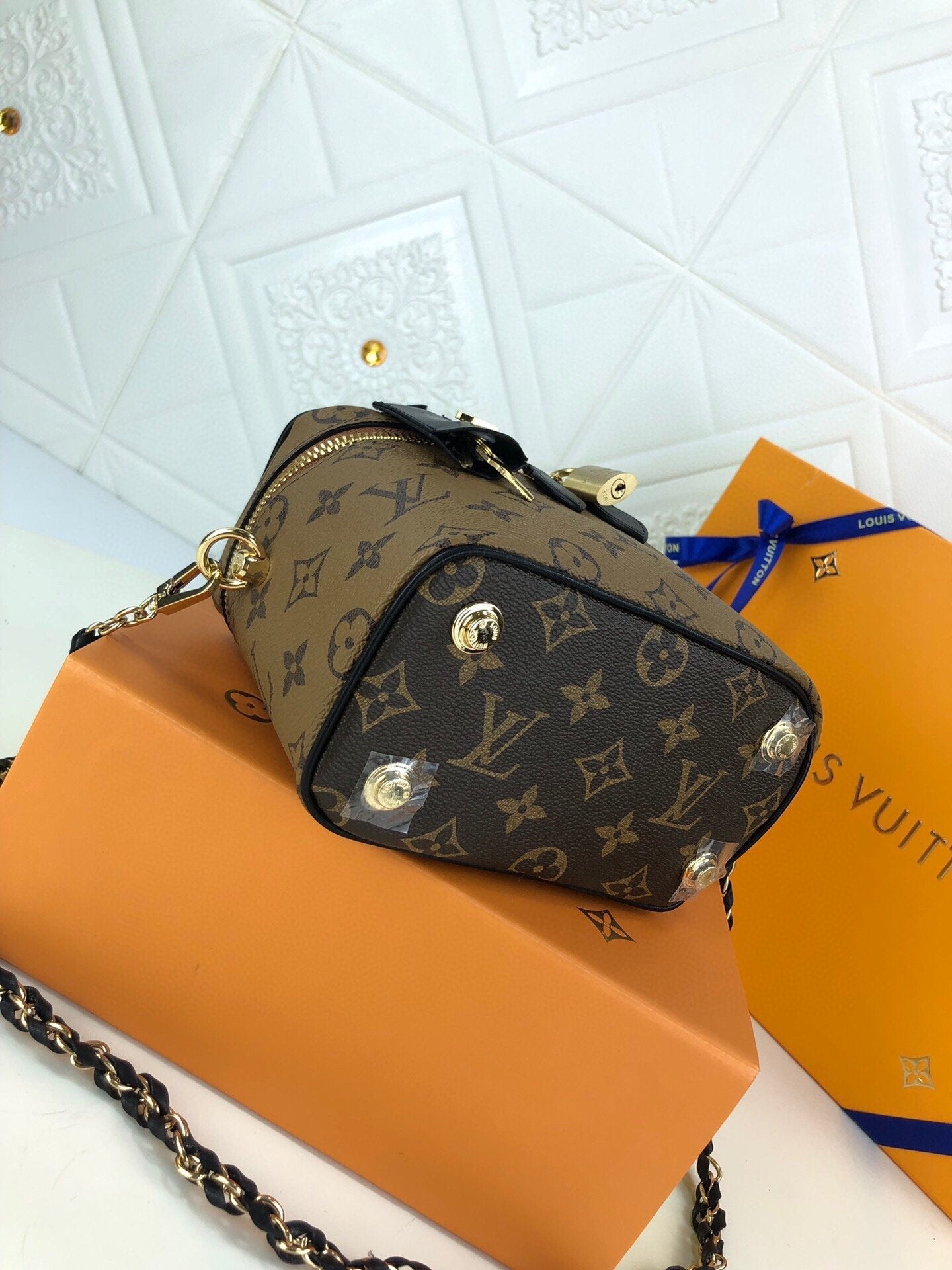 BL - High Quality Bags LUV 026