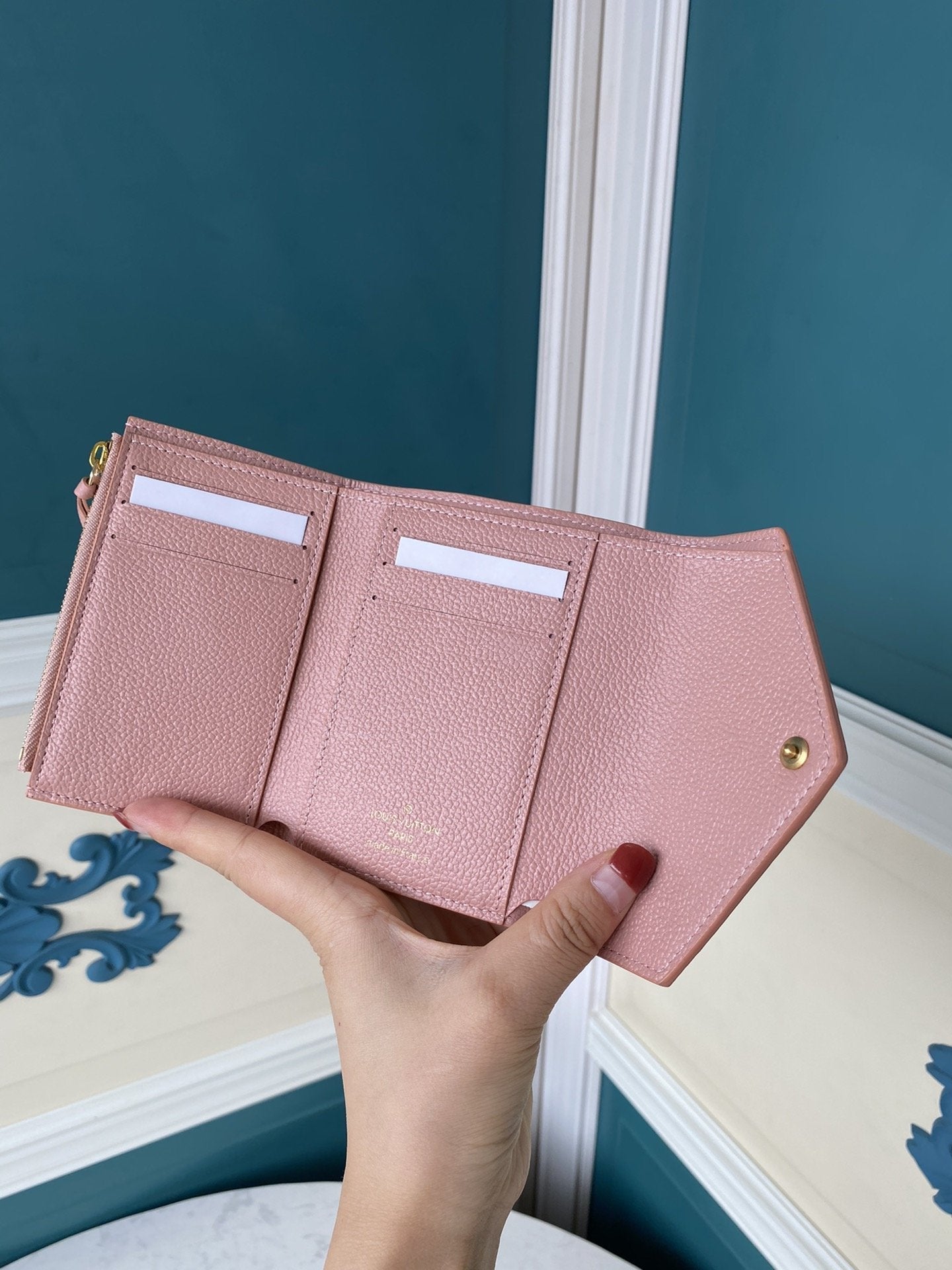 BL - High Quality Wallet LUV 058