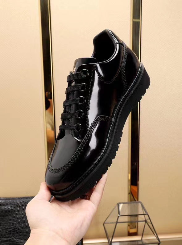 BL - LUV Black Sneaker