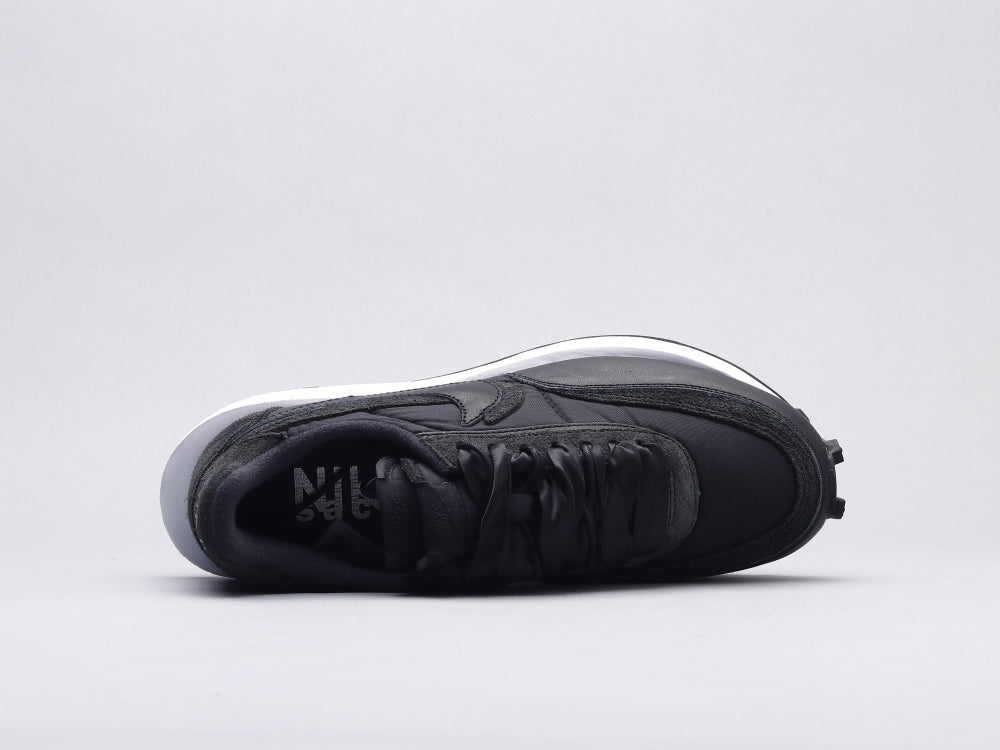BL - NKE Waffle Satin Black