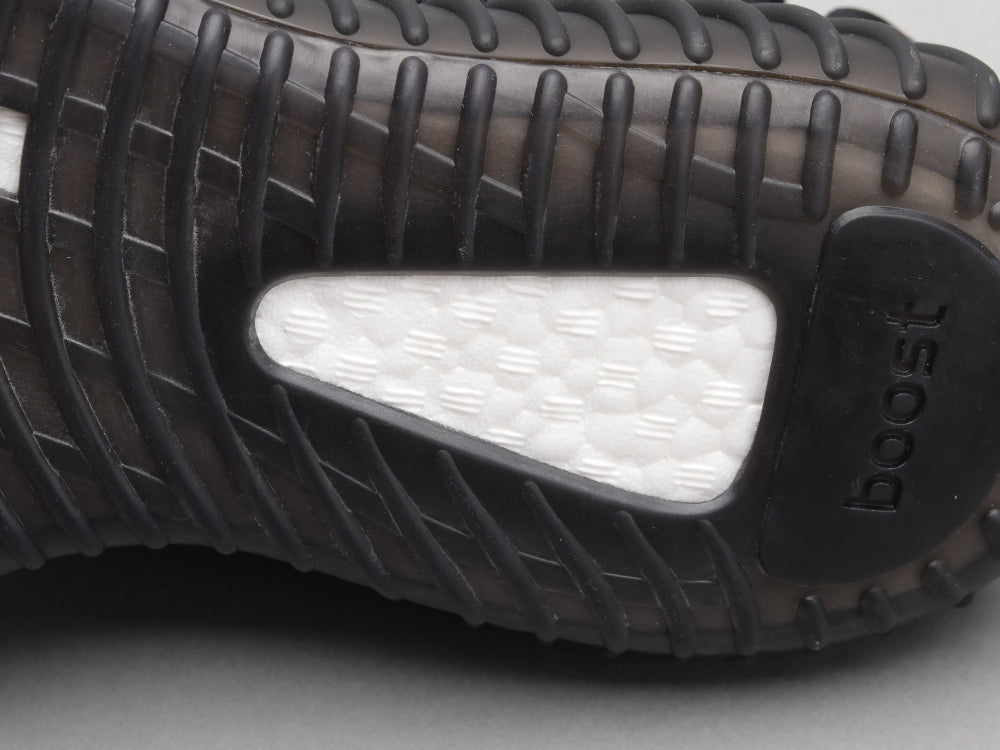 BL - Yzy 350 Black And Red Sneaker