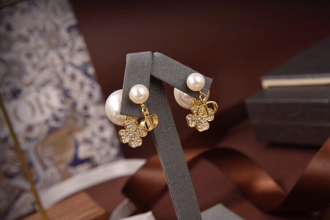 High Quality Earring Dir 058