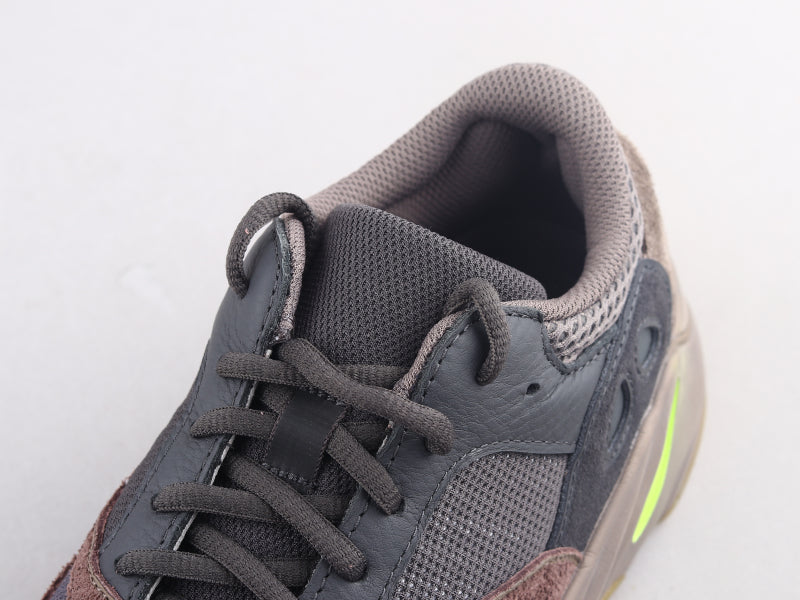 BL - Yzy 700 Mauve Sneaker