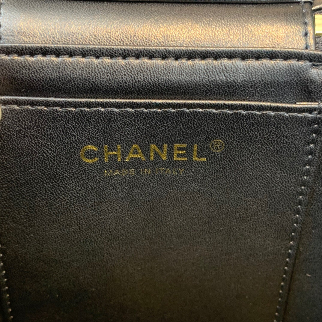 ChanelVanity Case Gold Hardware Black For Women, Women’s Handbags, Shoulder Bags 7.9in/20cm AS2061