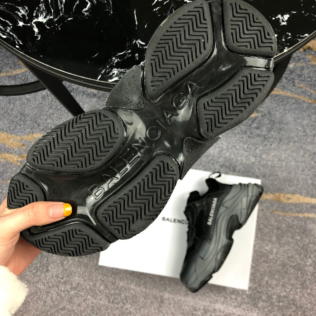 BL - High Quality Bla Sneaker 072